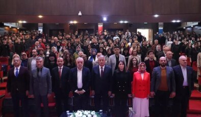 Özdemir Bayraktar Anısına Liseler Arası Münazara Düzenlendi