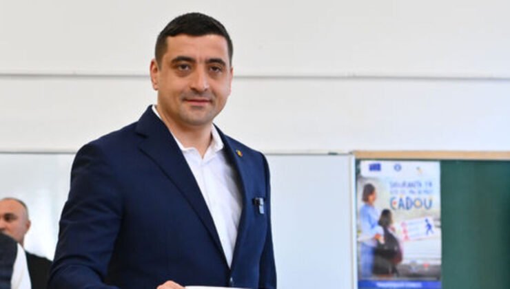 Romanya’da yenilenen cumhurbaşkanı seçiminin ilk turunu aşırı sağcı Simion önde tamamladı