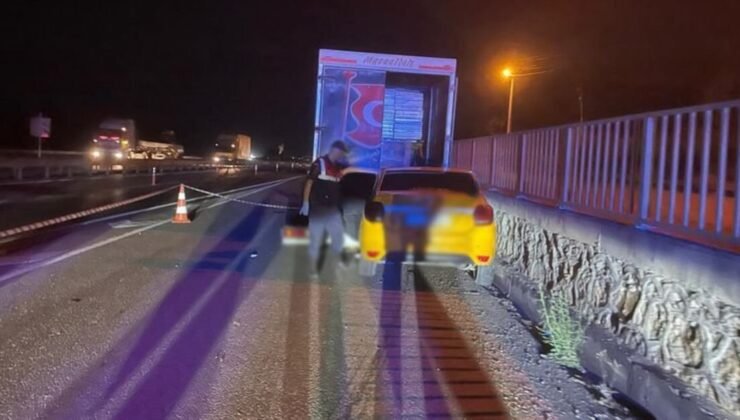 Sakarya’da ticari taksi, kamyonete çarptı: 1 ölü, 1 yaralı