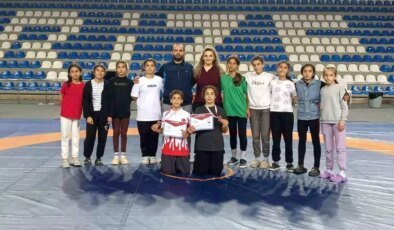 Salihli Sporcuları Güreş Türkiye Birinciliği’nde Başarı Elde Etti