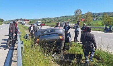 Samsun’da Devrilen Otomobilden Emniyet Kemeri ile Kurtuldular