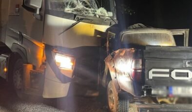 Sivas’ta TIR ile pikap çarpıştı: 1 ölü