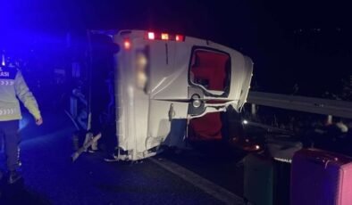Soma’da minibüs devrildi: Ölü ve yaralılar var