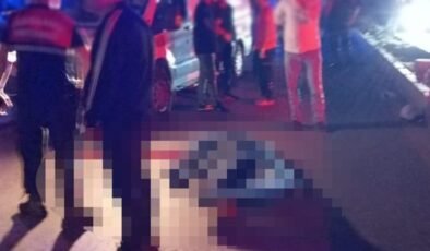 Tarsus’ta elektrik direğine çarpan motosikletli öldü