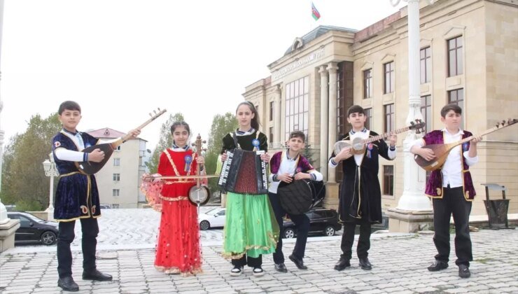 TİKA, Azerbaycan’daki Çocuk Güzel Sanatlar Okulu’na Müzik Aletleri Temin Etti