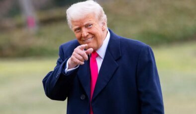 Trump kendisini yapay zeka ile Papa yaptı