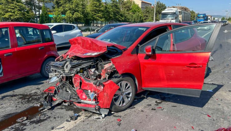 Uşak’ta zincirleme trafik kazası: 7 yaralı