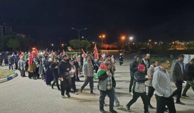YYÜ Akademisyenleri ve Öğrencilerinden Gazze İçin Protesto Yürüyüşü