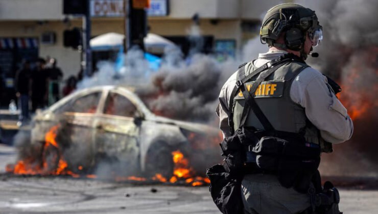 ABD’de mahkeme, Los Angeles’taki Ulusal Muhafızların kontrolünün Trump’ta kalmasına karar verdi