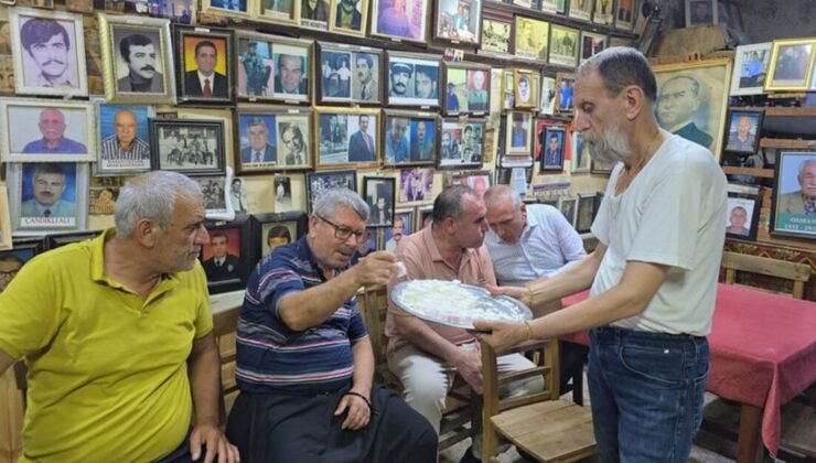 Adana’da ‘Ölüler Kahvesi’nde bayram geleneği bu yıl da sürdürüldü