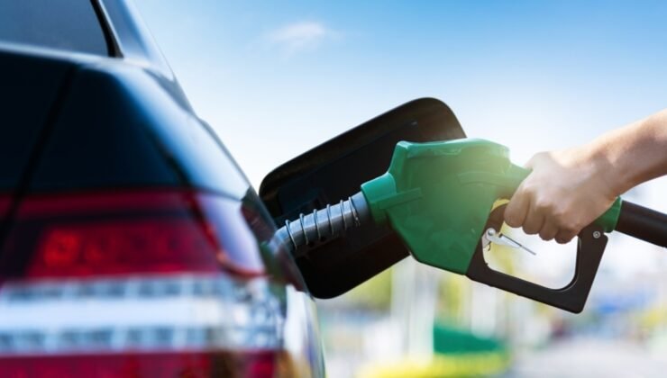 Akaryakıta çifte zam tabelaya yansıdı