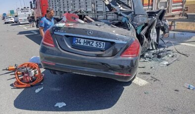 Aksaray’da TIR’a Çarpan Otomobilin Sürücüsü ve Eşi Hayatını Kaybetti