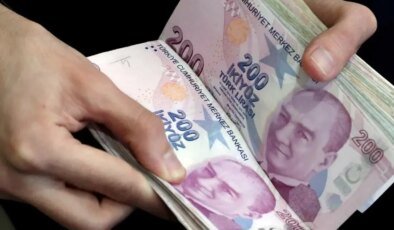 Asgari ücrete zam yapılacak mı? AK Parti’den açıklama geldi