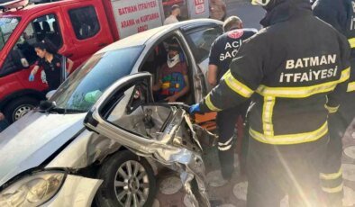 Batman’da Trafik Kazası: Sürücü İtfaiye Tarafından Kurtarıldı