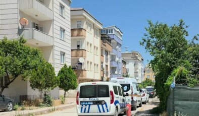 Bir aylık bebek beşiğinde ölü bulundu