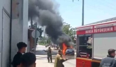 Bursa’da 40 Derecede Otomobil Yangını