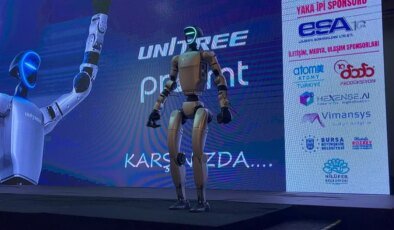 Bursa’da Kadın Mühendisler Günü Konferansında İnsansı Robot Tanıtıldı