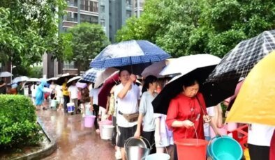 Çin’de sel felaketi! 53 bin kişi tahliye edildi