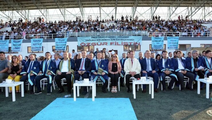 Dicle Üniversitesi’nde Tıp Fakültesi Mezuniyet Töreni Coşkuyla Gerçekleştirildi