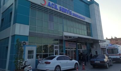 Direksiyon başında nöbet geçirdi, bariyerlere çarparak durabildi