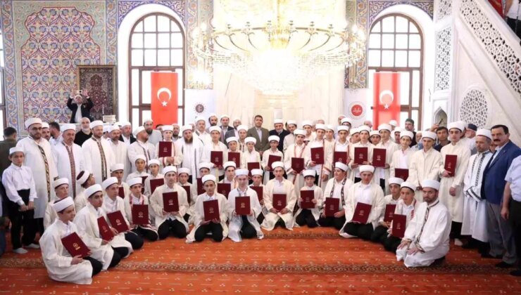 Düzce’de 41 Hafız İçin İcazet Töreni Düzenlendi