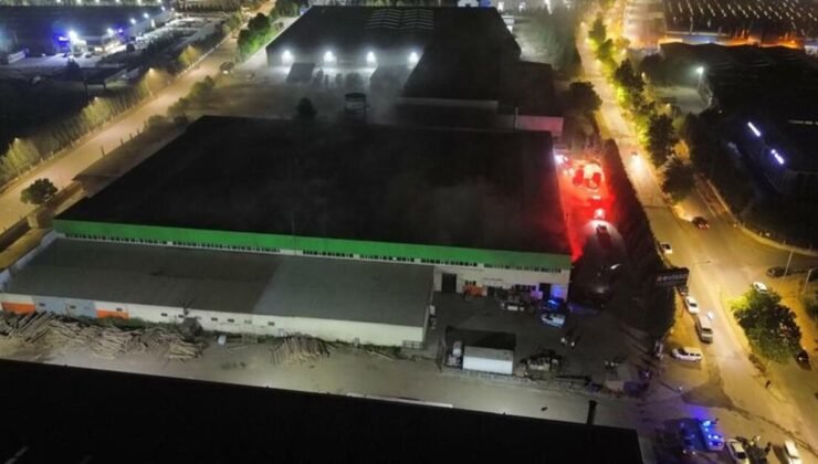 Düzce’de mobilya üretim fabrikasında yangın