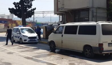 ‘Uygunsuz giyinme’ tartışmasında komşusunu yaraladı