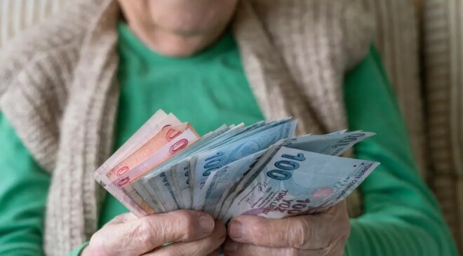 En düşük emekli maaşı için AK Parti harekete geçiyor! Tarih verildi