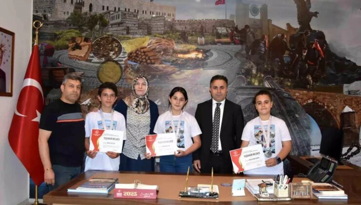 Erzurum Öğrencileri TÜBİTAK Yarışmasında Ödül Aldı