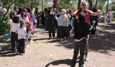 Erzurum’da Yetim ve Öksüz Çocuklar İçin Piknik Şöleni Düzenlendi