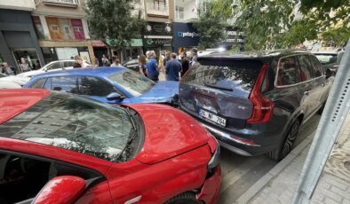 Eskişehir’de Park Halindeki Araçlara Çarpan Sürücü Yaralandı