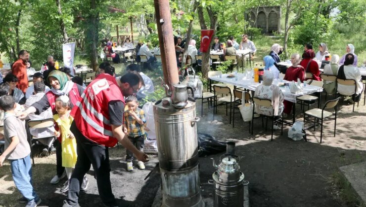 Gazzeli Öğrenciler Erzurum’da Moral Pikniğinde Buluştu