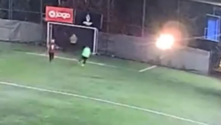 Halı saha maçında kanlar içinde yere yığıldı!