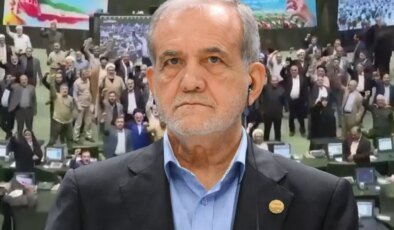 İran Meclisi "Amerika ve İsrail’e ölüm" sloganlarıyla inledi
