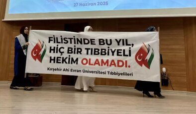 KAEÜ Tıp Fakültesi Mezuniyet Töreninde Filistin’e Destek
