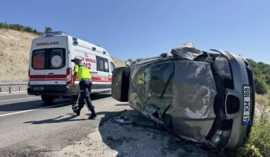 Kandıra’da Takla Atan Otomobildeki 5 Kişi Yara Almadan Kurtuldu