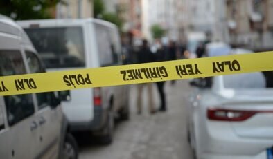 Kavga ettiği şahsı bıçakla öldürüp telefonunu gasp etti