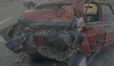 Kırıkkale’de otomobil ile kamyonet çarpıştı: 1 ölü, 2 yaralı