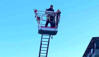 Kırıkkale’de Telefon Bataryası Patladı, Apartmanda Yangın Çıktı