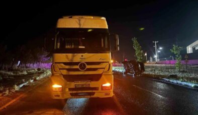 Kırklareli’nde Tır-Otomobil Çarpışması: 2 Yaralı