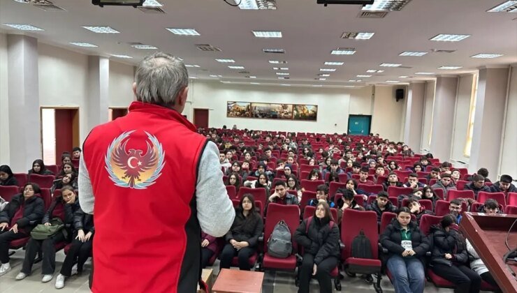Kırşehir’de ‘Gençlik ve Güvenli Gelecek’ Projesi ile 4 Bin 441 Öğrenciye Bilgilendirme