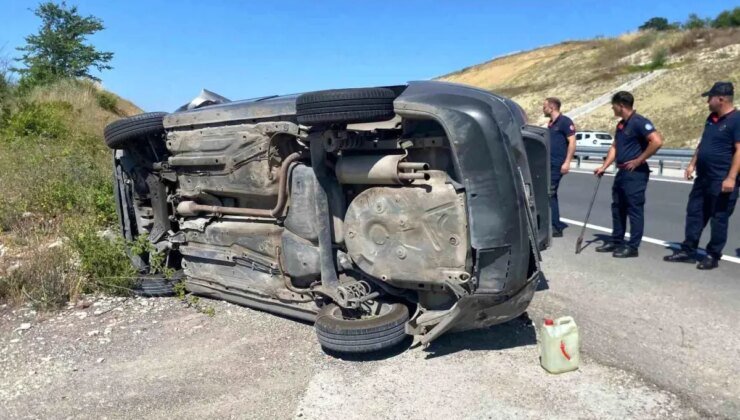 Kocaeli’de Kontrolden Çıkan Otomobil Takla Attı, 5 Kişi Yarasız Kurtuldu