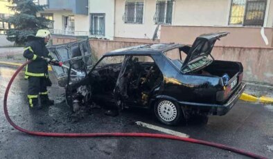 Kocaeli’de Seyir Halindeyken Otomobil Alev Aldı
