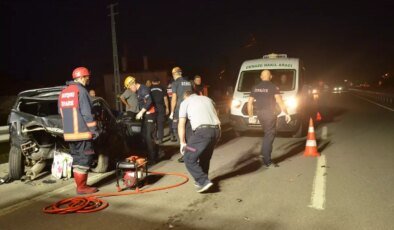 Kütahya’da Minibüs ile Otomobil Çarpıştı: 1 Ölü, 3 Yaralı