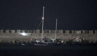 Madleen aktivistleri, İsrail’den hemen ayrılmazlarsa gözaltı merkezine götürülecek