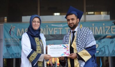 Manisa Celal Bayar Üniversitesi Mezuniyet Töreni Yapıldı