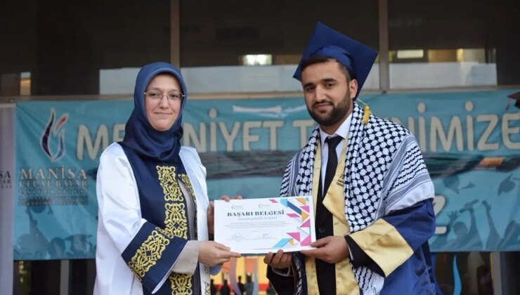 Manisa Celal Bayar Üniversitesi Mezuniyet Töreni Yapıldı