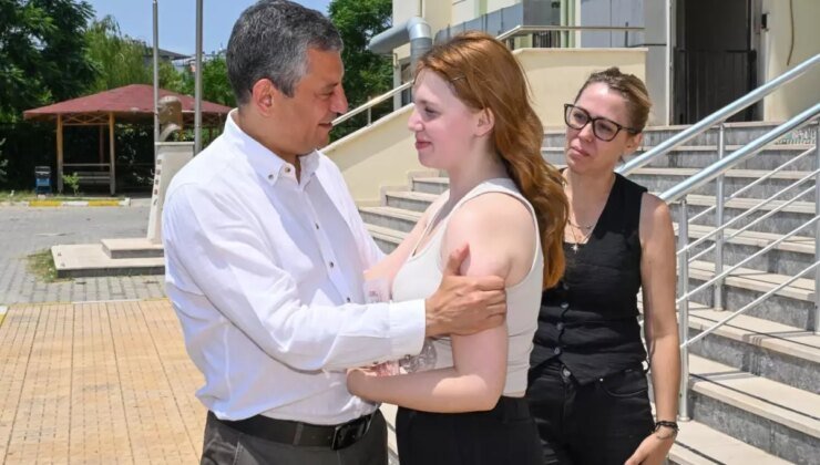 Özgür Özel sözünü tuttu! Ferdi Zeyrek’in kızını üniversite sınavına götürdü