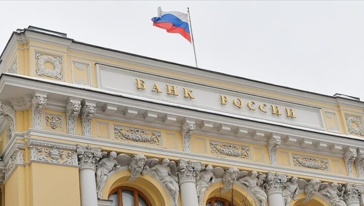 Rusya Eylül 2022’den bu yana ilk defa politika faizini düşürdü