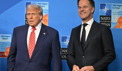 Rutte’ye açık açık soruldu: Trump’ı bu kadar övmeniz normal mi?